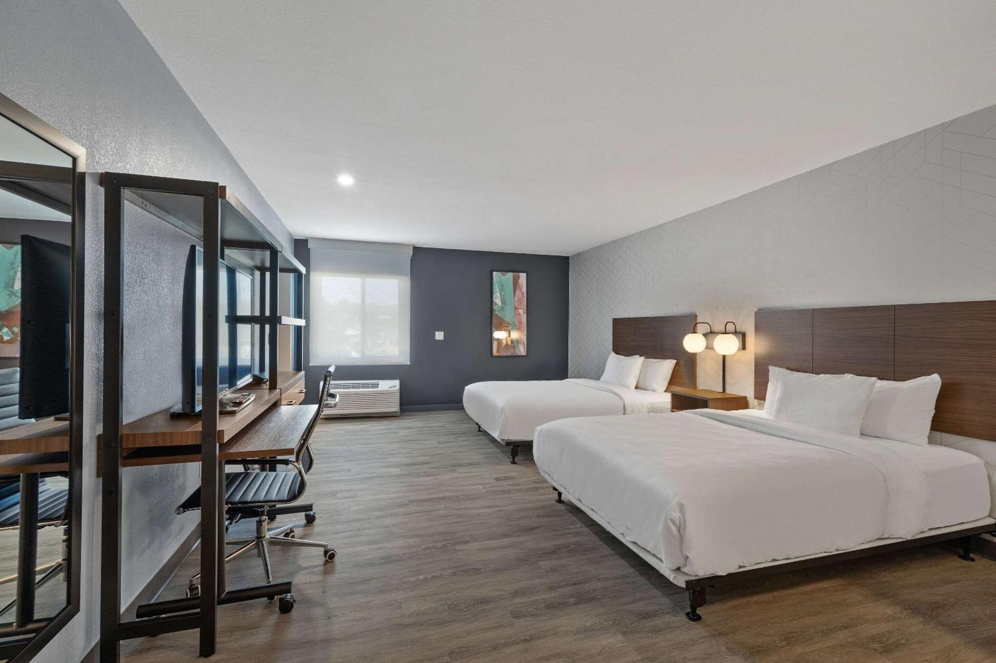 Everhome Suites Corona Ngoại thất bức ảnh