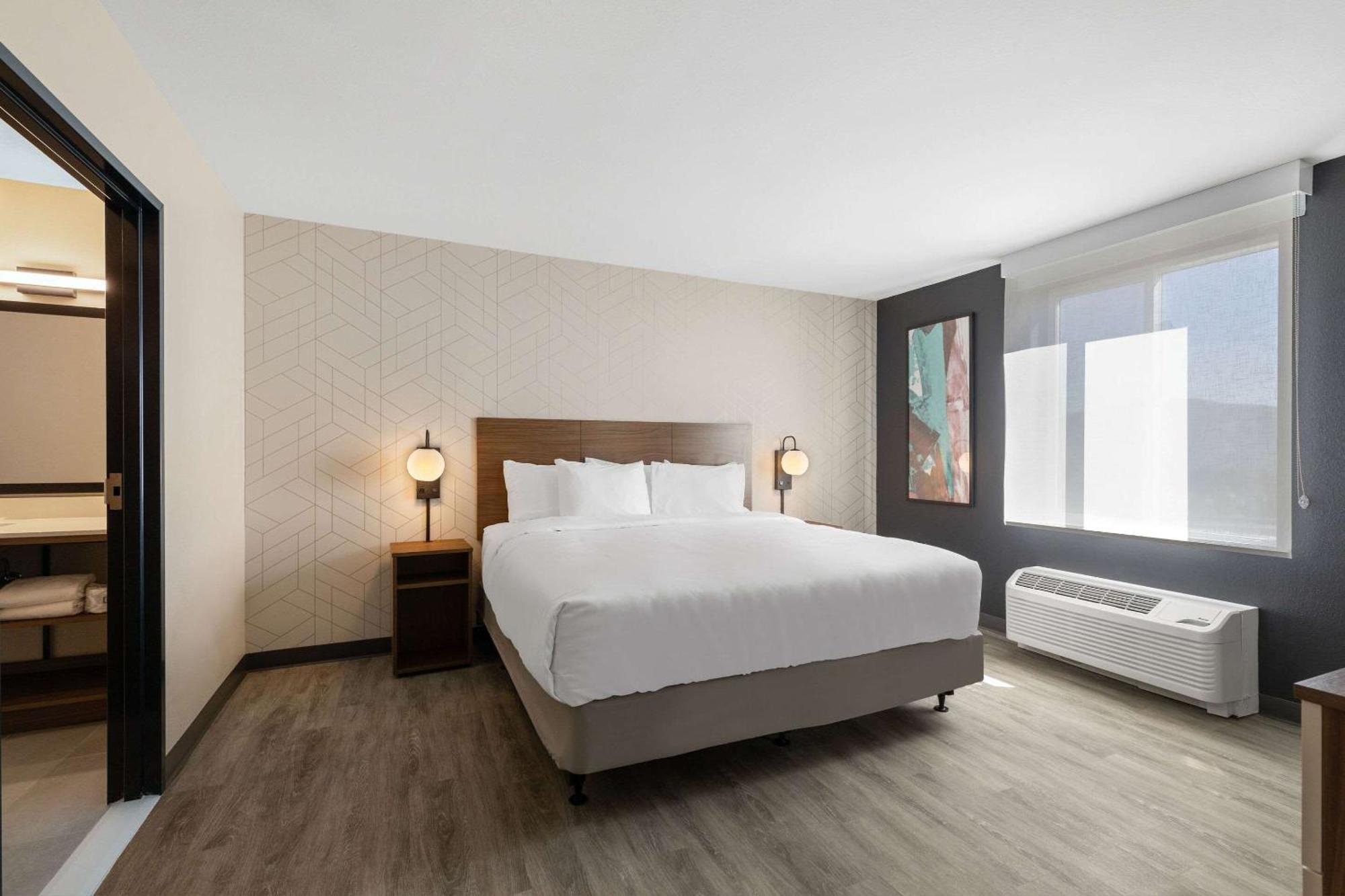Everhome Suites Corona Ngoại thất bức ảnh